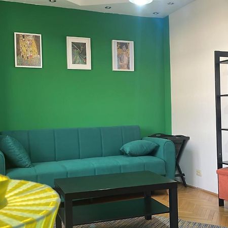 Terrace Balcony Downtown Delight Old Town Oasis City Center Universitate Square Old Town Букурещ Екстериор снимка