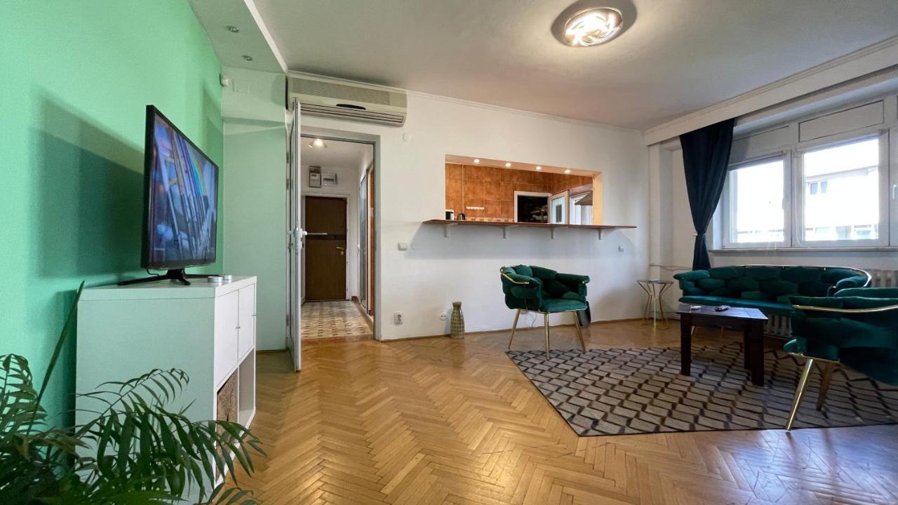 Terrace Balcony Downtown Delight Old Town Oasis City Center Universitate Square Old Town Букурещ Екстериор снимка