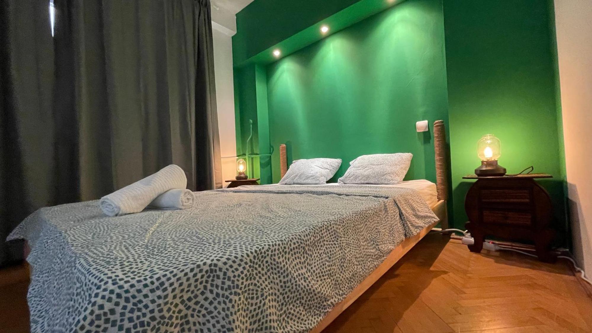 Terrace Balcony Downtown Delight Old Town Oasis City Center Universitate Square Old Town Букурещ Екстериор снимка