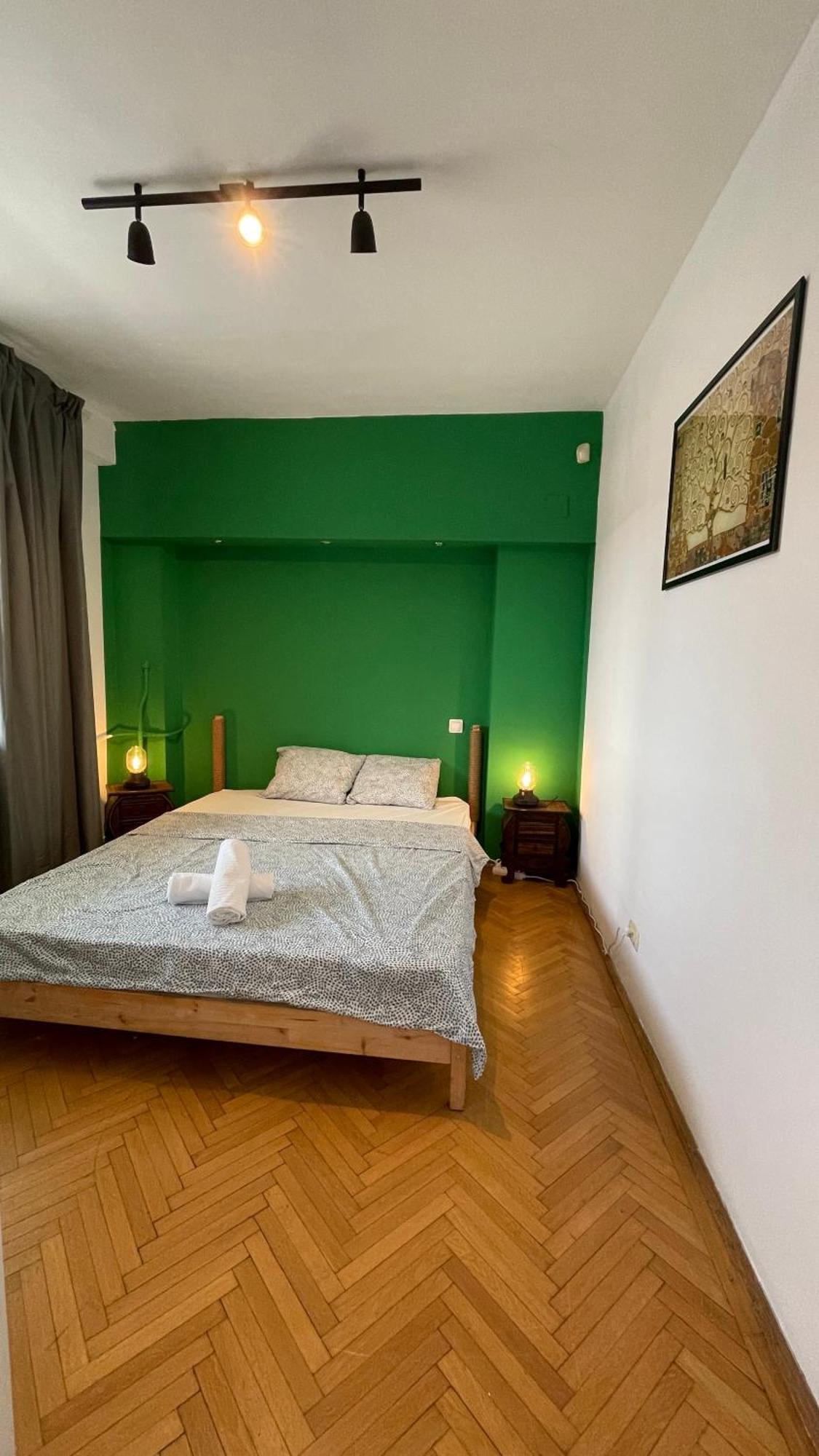 Terrace Balcony Downtown Delight Old Town Oasis City Center Universitate Square Old Town Букурещ Екстериор снимка
