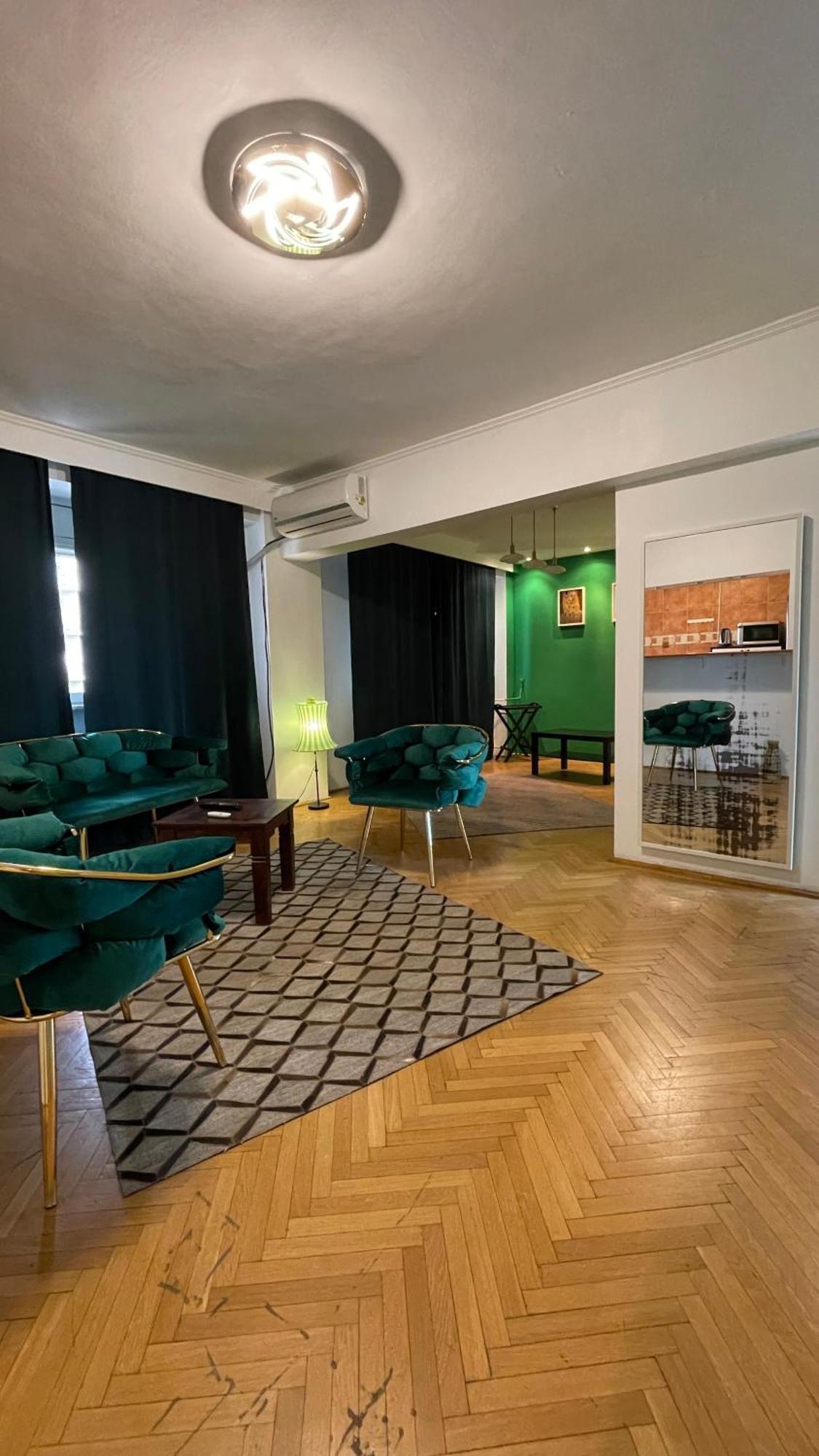Terrace Balcony Downtown Delight Old Town Oasis City Center Universitate Square Old Town Букурещ Екстериор снимка
